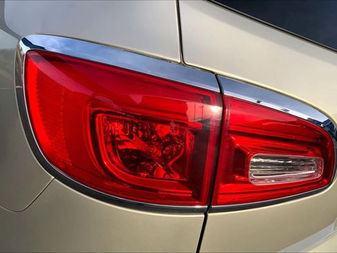 Used 2016 Buick Enclave Premium image 29