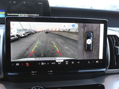 New 2025 Ford Expedition Active image 34