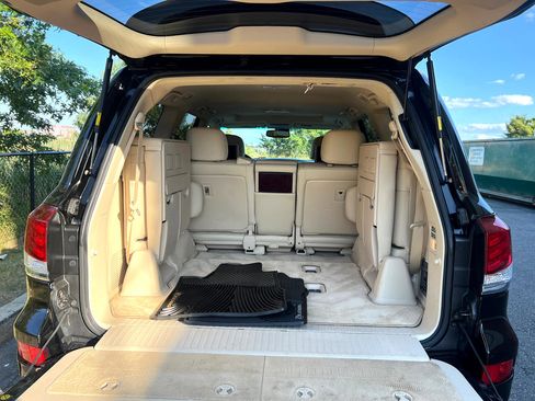 Used 2013 Lexus LX 570 4WD image 10