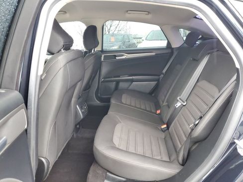 Used 2020 Ford Fusion SE image 9