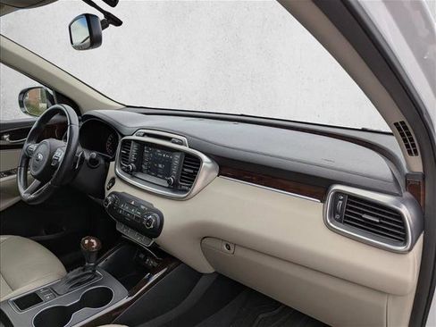 Used 2017 Kia Sorento EX w/ EX Premium Package image 26