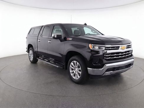 Used 2024 Chevrolet Silverado 1500 LTZ AWD/4WD image 2