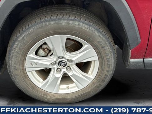 Used 2021 Toyota RAV4 LE AWD/4WD image 28