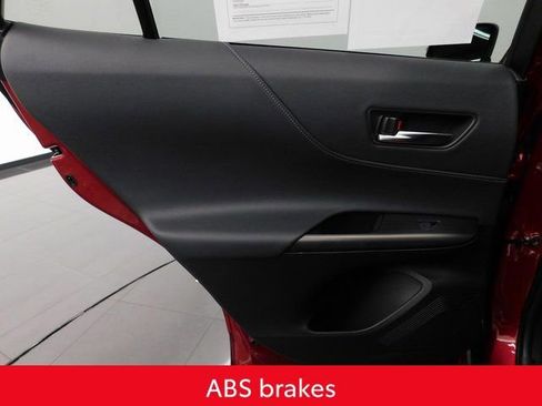 Used 2024 Toyota Venza Limited image 24