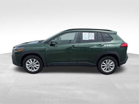 Used 2024 Toyota Corolla Cross LE FWD image 2