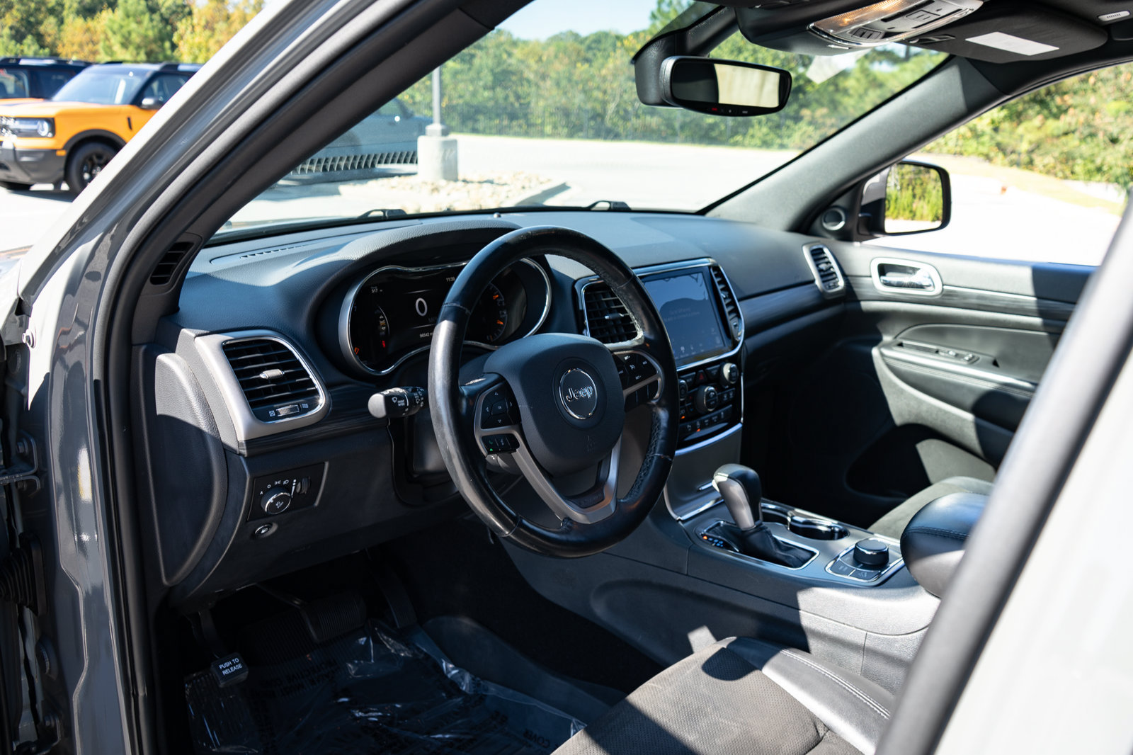 Used 2020 Jeep Grand Cherokee Altitude AWD/4WD image 13