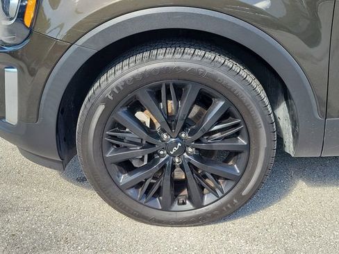 Used 2022 Kia Telluride SX w/ Towing Package FWD image 5