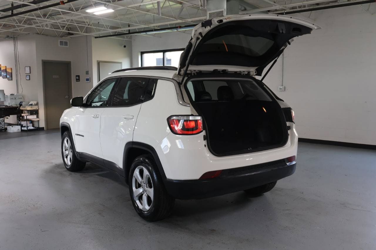 Used 2018 Jeep Compass Latitude FWD image 6