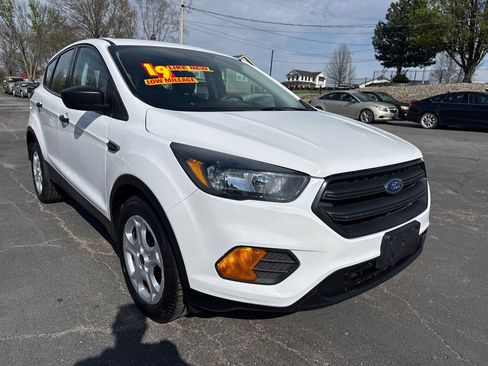 Used 2019 Ford Escape S image 4