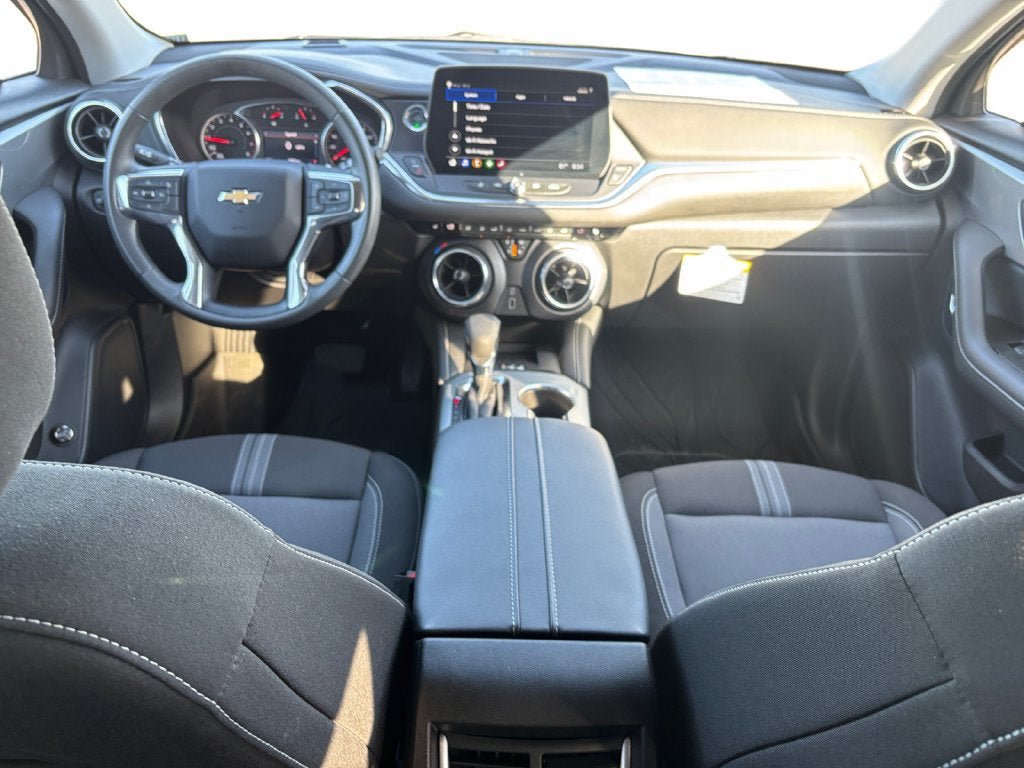 Used 2026 Chevrolet Blazer LT w/ Convenience Package FWD image 12