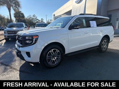 Used 2025 Ford Expedition Active image 6