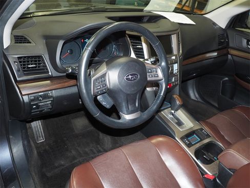 Used 2014 Subaru Outback 2.5i Limited image 5