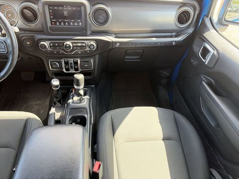 Used 2022 Jeep Wrangler Unlimited Sport image 17