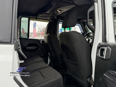 Used 2020 Jeep Gladiator Sport w/ Quick Order Package 23S image 19