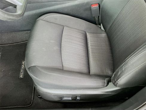 Used 2022 Nissan Altima 2.5 SV FWD image 22