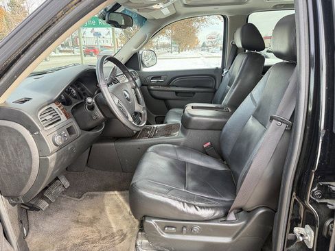 Used 2010 GMC Yukon Denali image 9