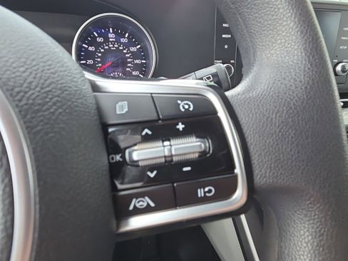 Used 2024 Kia Carnival LX image 38