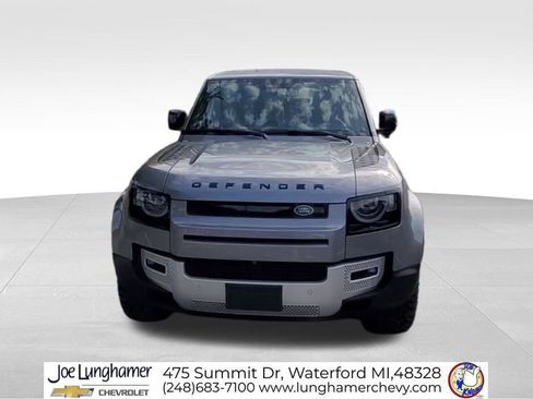 Used 2023 Land Rover Defender 110 SE AWD/4WD image 3