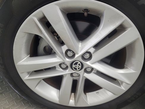 Used 2019 Toyota Corolla SE image 31