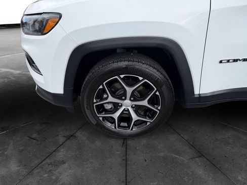 Used 2024 Jeep Compass Limited image 14