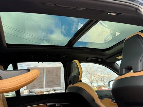 Certified 2024 Volvo XC90 B6 Ultimate w/ Protection Package Premier image 17
