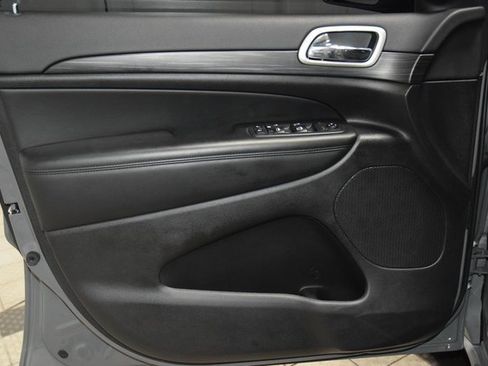 Used 2020 Jeep Grand Cherokee Altitude image 44