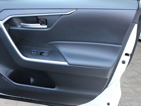 Used 2023 Toyota RAV4 XLE Premium image 26