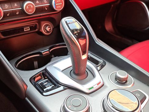 Used 2021 Alfa Romeo Giulia Ti Sport image 31