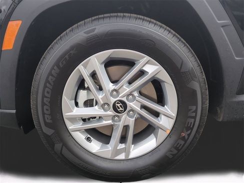 New 2026 Hyundai Tucson SE image 11