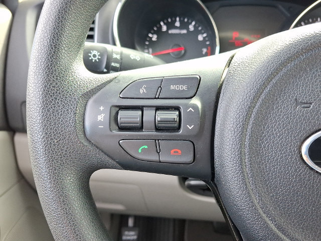 Used 2018 Kia Sedona LX FWD image 21