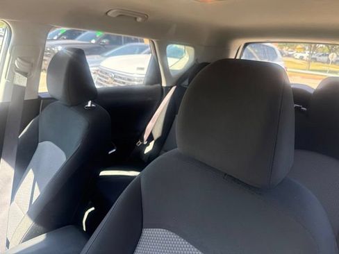 Used 2025 Kia Soul LX w/ LX Technology Package FWD image 8