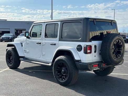Used 2019 Jeep Wrangler Unlimited Sahara w/ Uconnect 4C Nav & Sound Group image 8