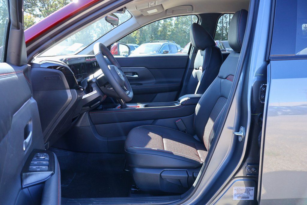 New 2026 Nissan Kicks SR w/ Cold Weather Package FWD image 7