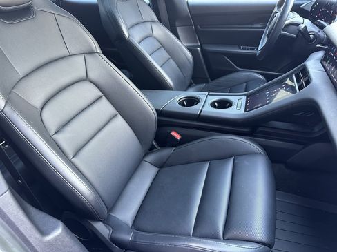 Used 2023 Porsche Taycan image 30