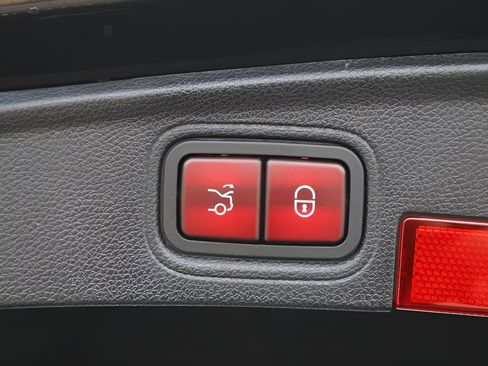 Certified 2023 Mercedes-Benz C 300 4MATIC Coupe image 19