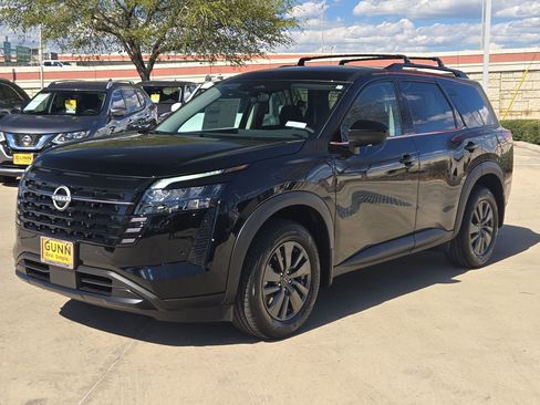 New 2026 Nissan Pathfinder SV image 7