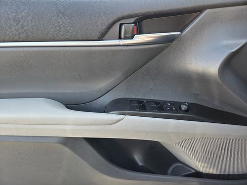 Used 2024 Toyota Camry LE w/ Convenience Package image 23