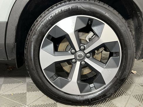 Certified 2025 Volvo XC40 B5 Plus image 20