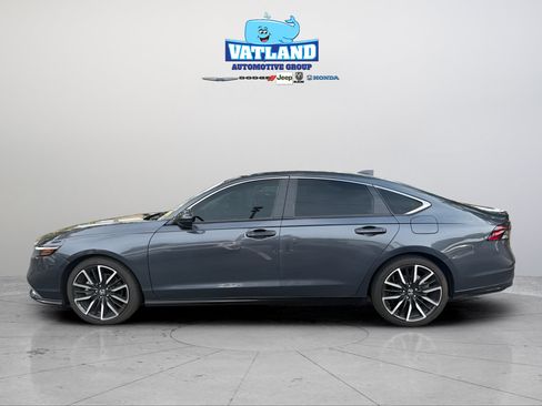 Used 2024 Honda Accord Touring image 2