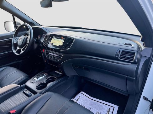 Used 2023 Honda Passport TrailSport image 30