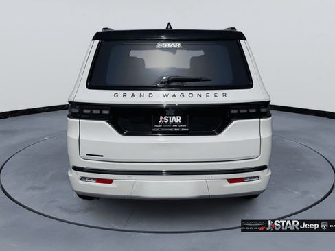 Used 2022 Jeep Grand Wagoneer Series II AWD/4WD image 6