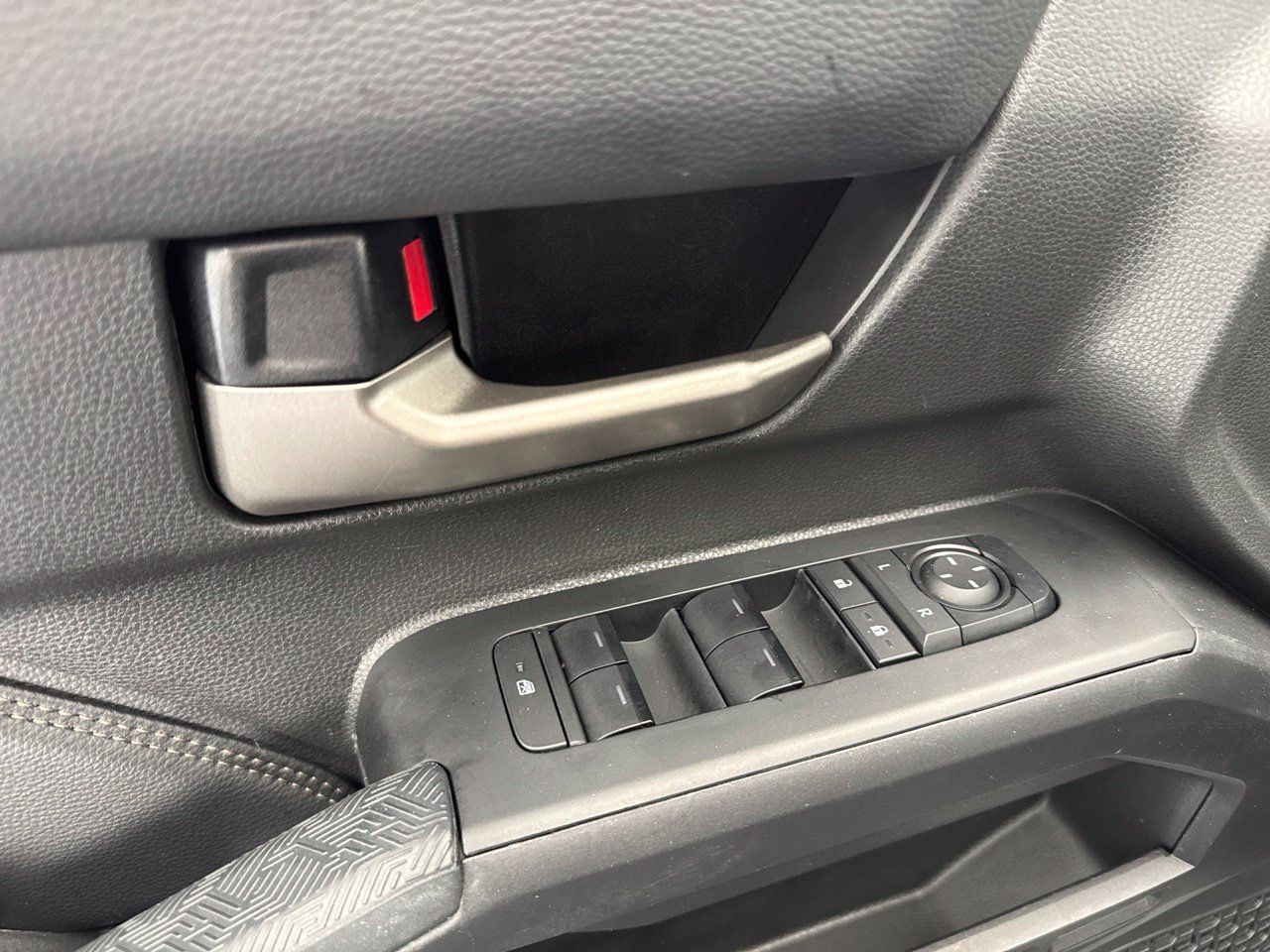 Certified 2025 Toyota Tacoma Limited AWD/4WD image 42