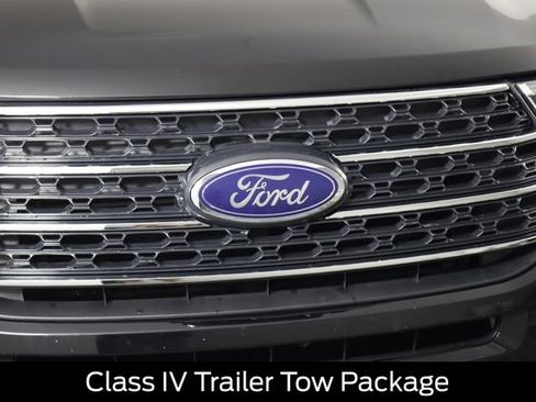 Used 2022 Ford Explorer XLT w/ Equipment Group 202A AWD/4WD image 19