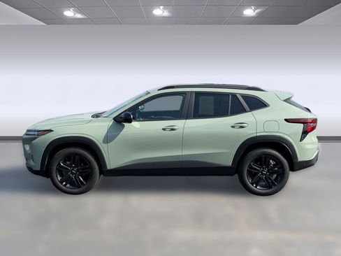 Used 2025 Chevrolet Trax ACTIV w/ Driver Confidence Package image 2