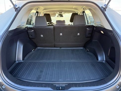 Used 2022 Toyota RAV4 LE image 13