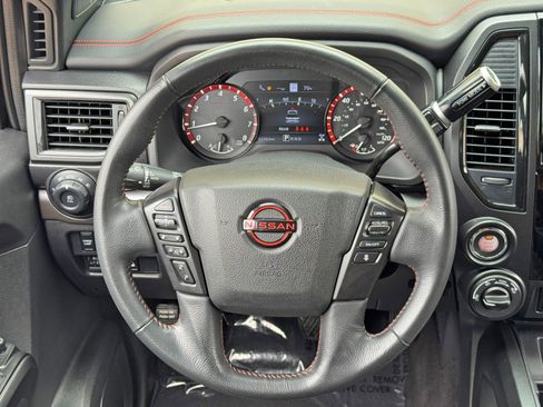 Used 2023 Nissan Titan PRO-4X AWD/4WD image 18