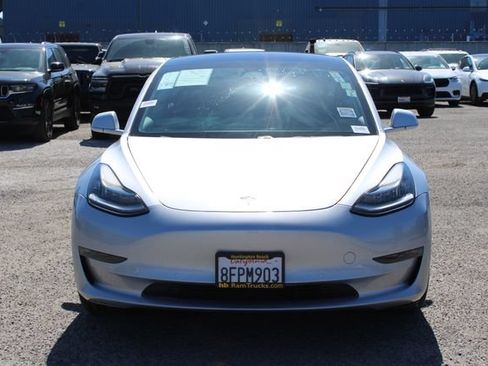 Used 2018 Tesla Model 3 Long Range RWD image 2