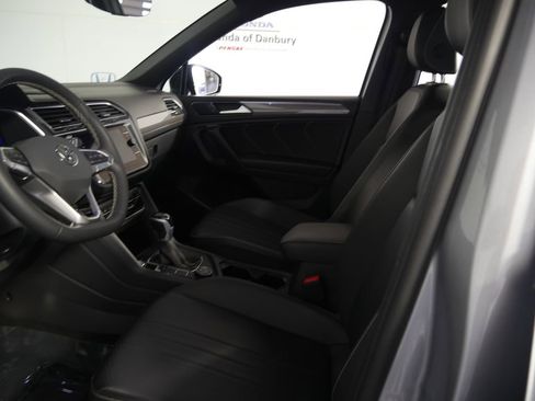 Used 2023 Volkswagen Tiguan SE R-Line AWD/4WD image 15