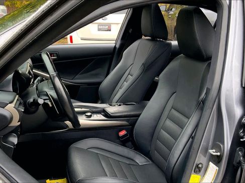 Used 2017 Lexus IS 200t F Sport image 7