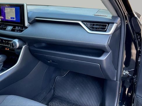 Certified 2025 Toyota RAV4 XLE AWD/4WD image 18
